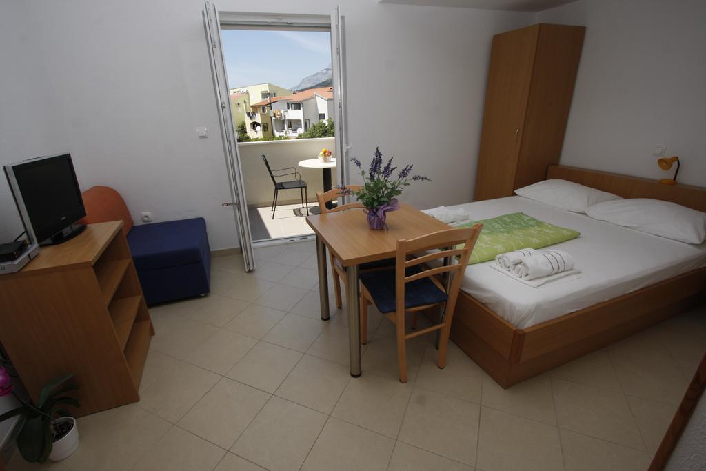 Apartments Neva Makarska Cameră foto