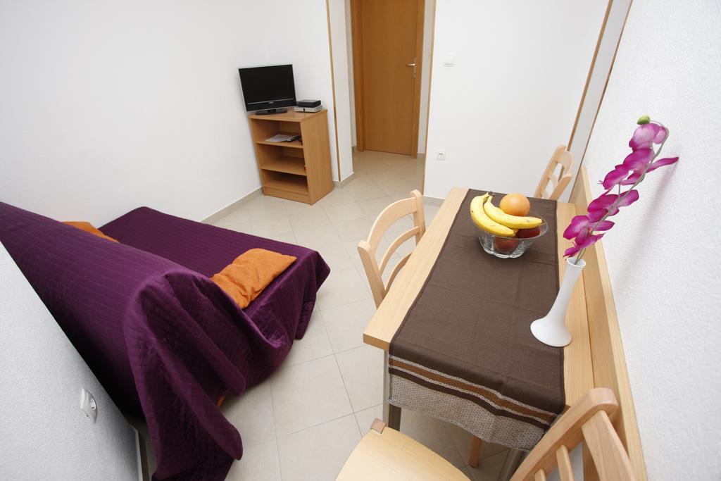 Apartments Neva Makarska Cameră foto