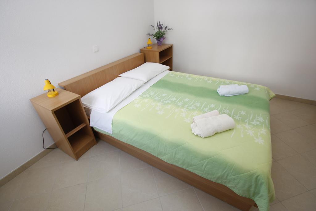 Apartments Neva Makarska Cameră foto