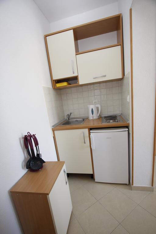 Apartments Neva Makarska Cameră foto